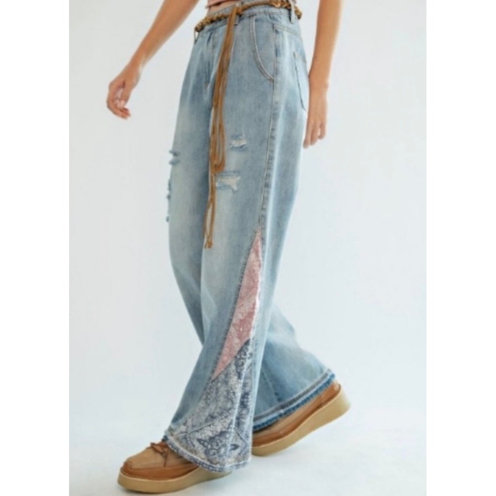 Easel Los Angeles Boho Patchwork Bandana Bell Bottom Jeans Light Wash Size Large